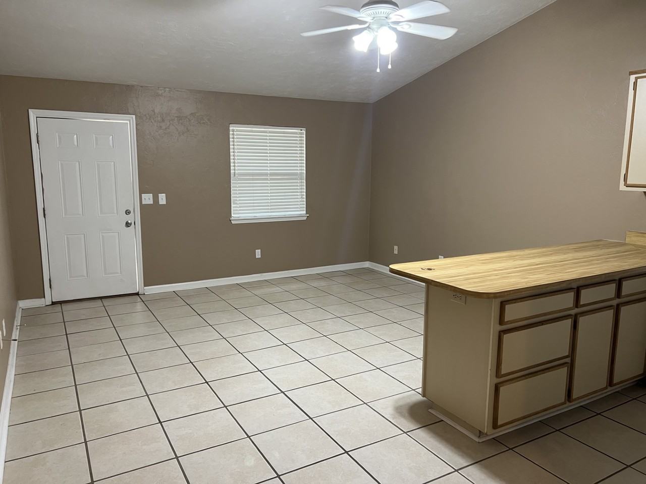 1258 Continental Ct #NA - Photo 7 of 9