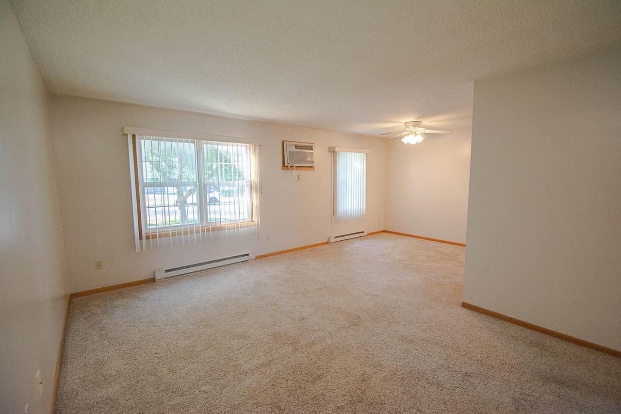 2315 30th Ave Nw - Photo 2 of 15