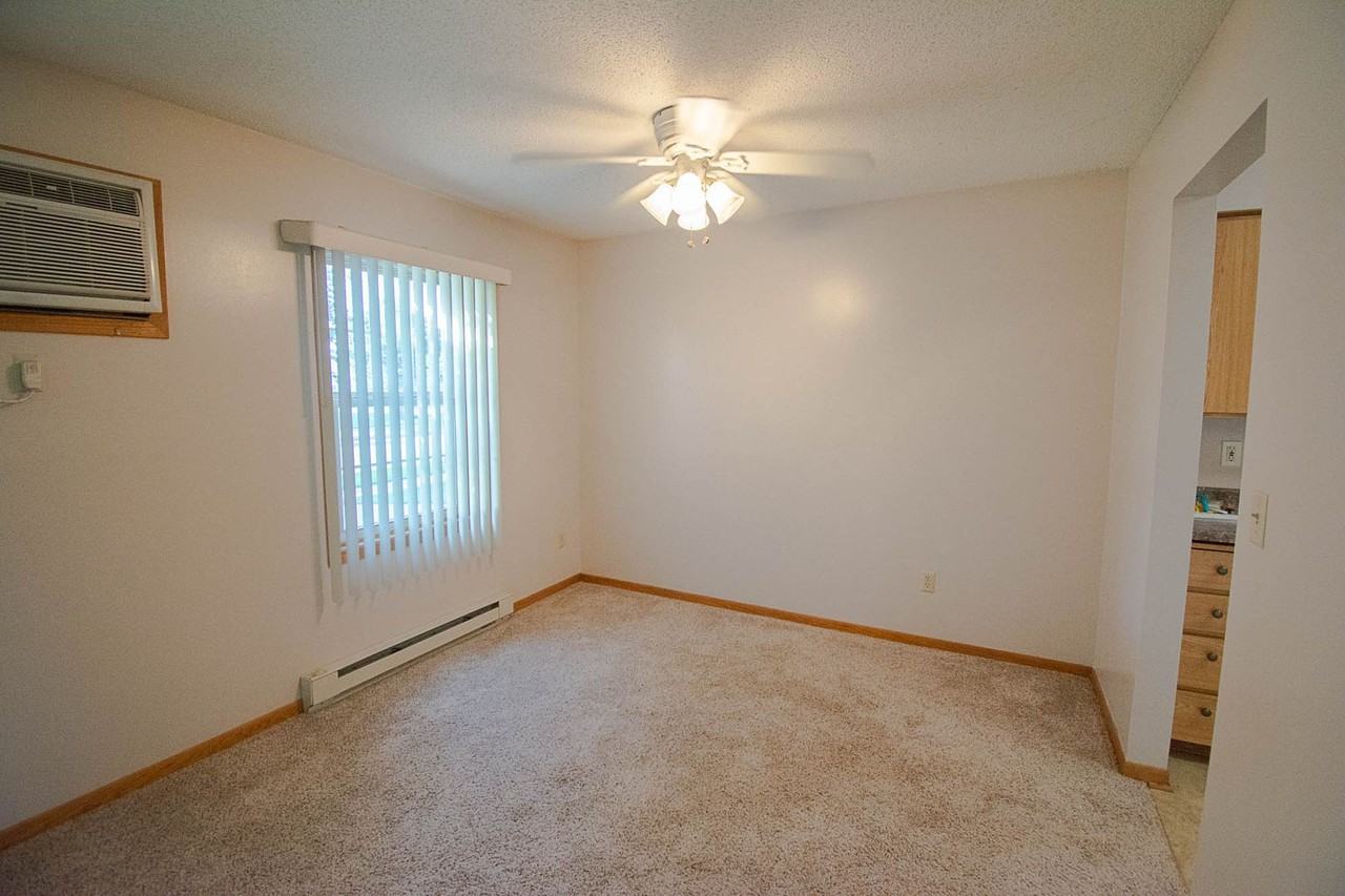 2315 30th Ave Nw - Photo 4 of 15