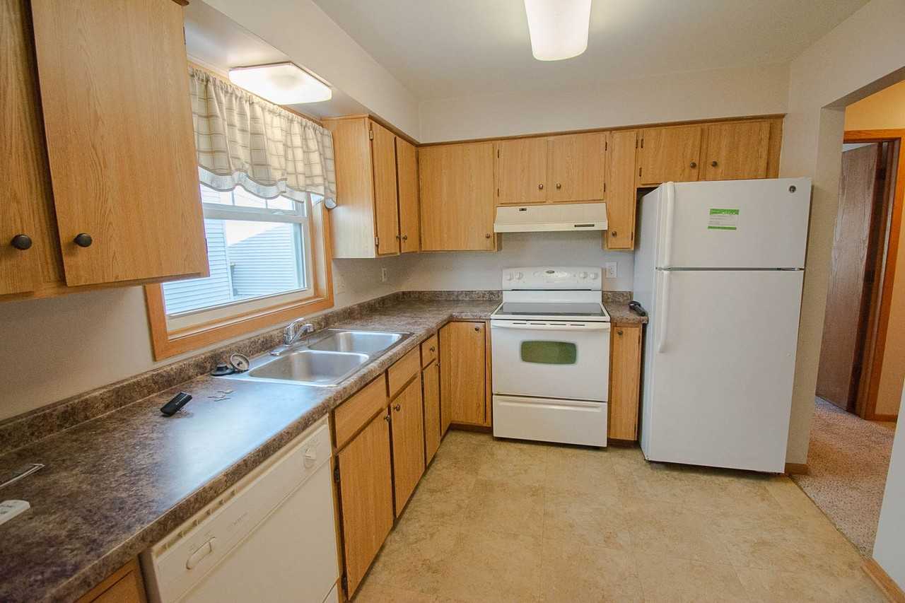 2315 30th Ave Nw - Photo 5 of 15