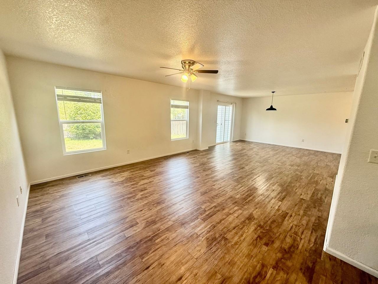 1912 Dove Creek Cir - Photo 5 of 32