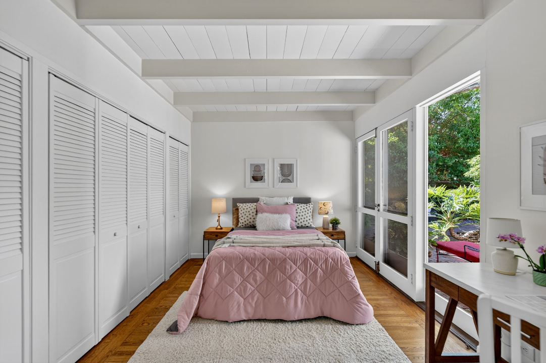 825 Holly Road - Photo 3 of 4