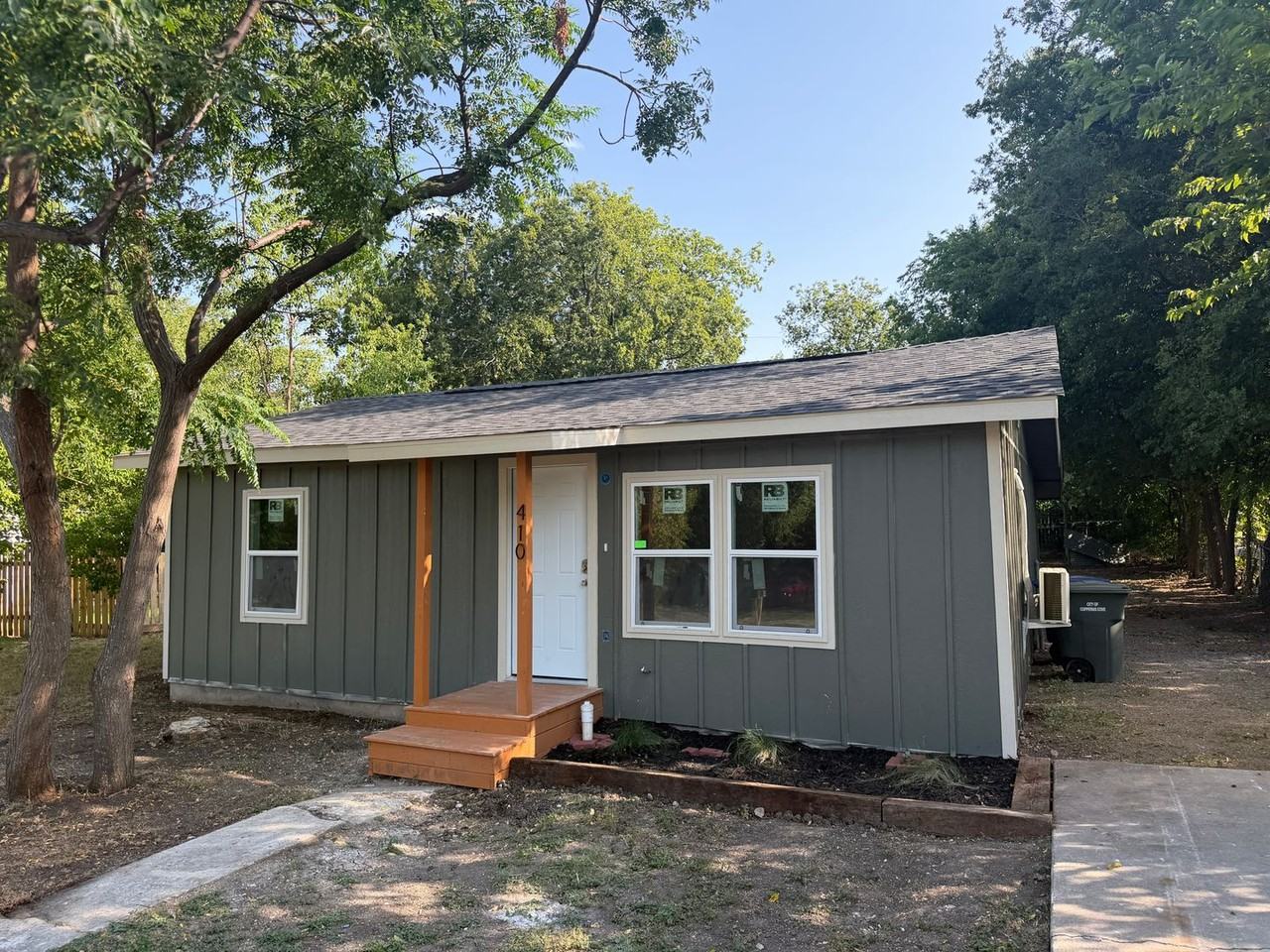 410 W Lincoln Ave
