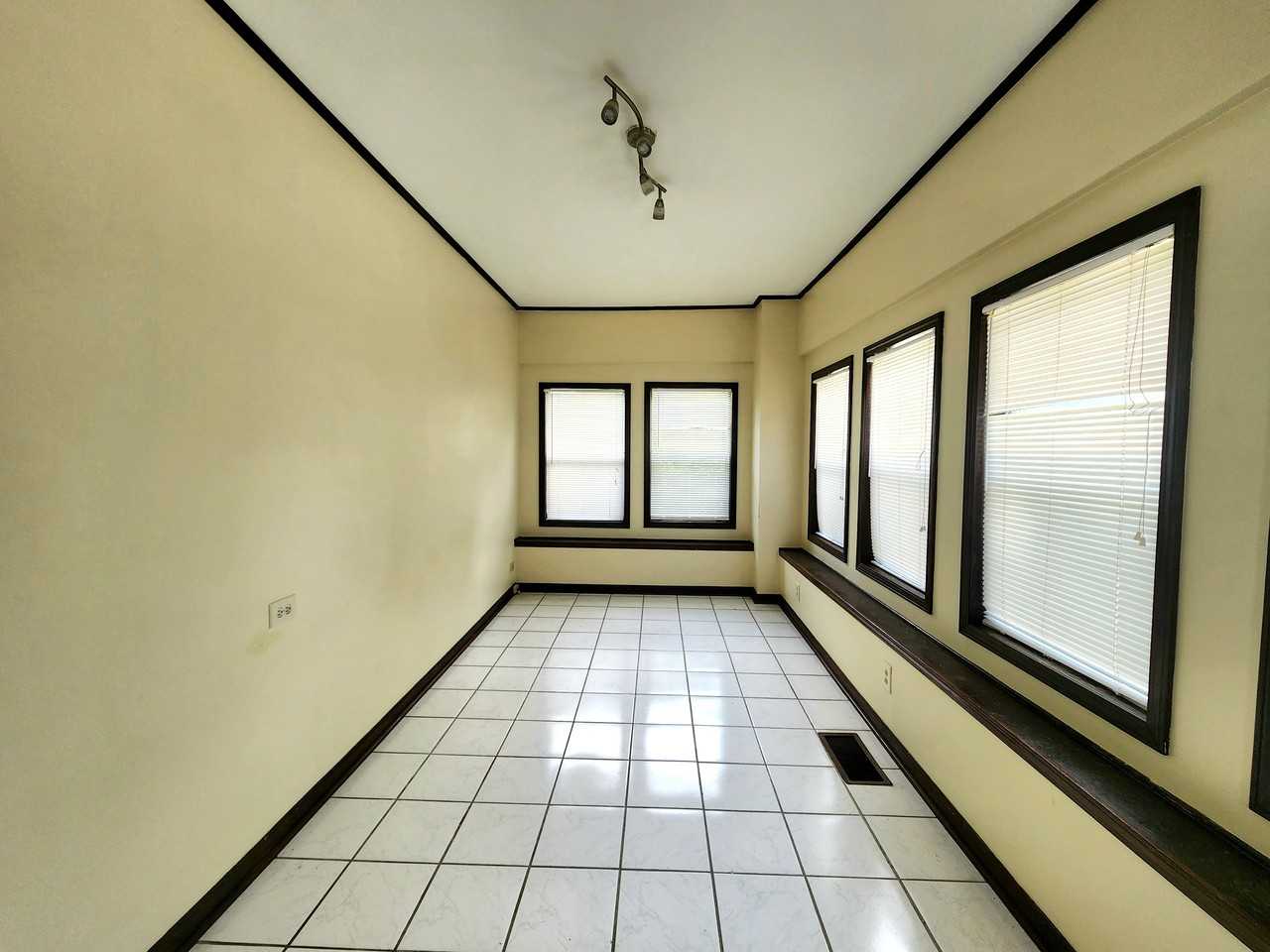 513 10th Court South - Photo 3 of 21