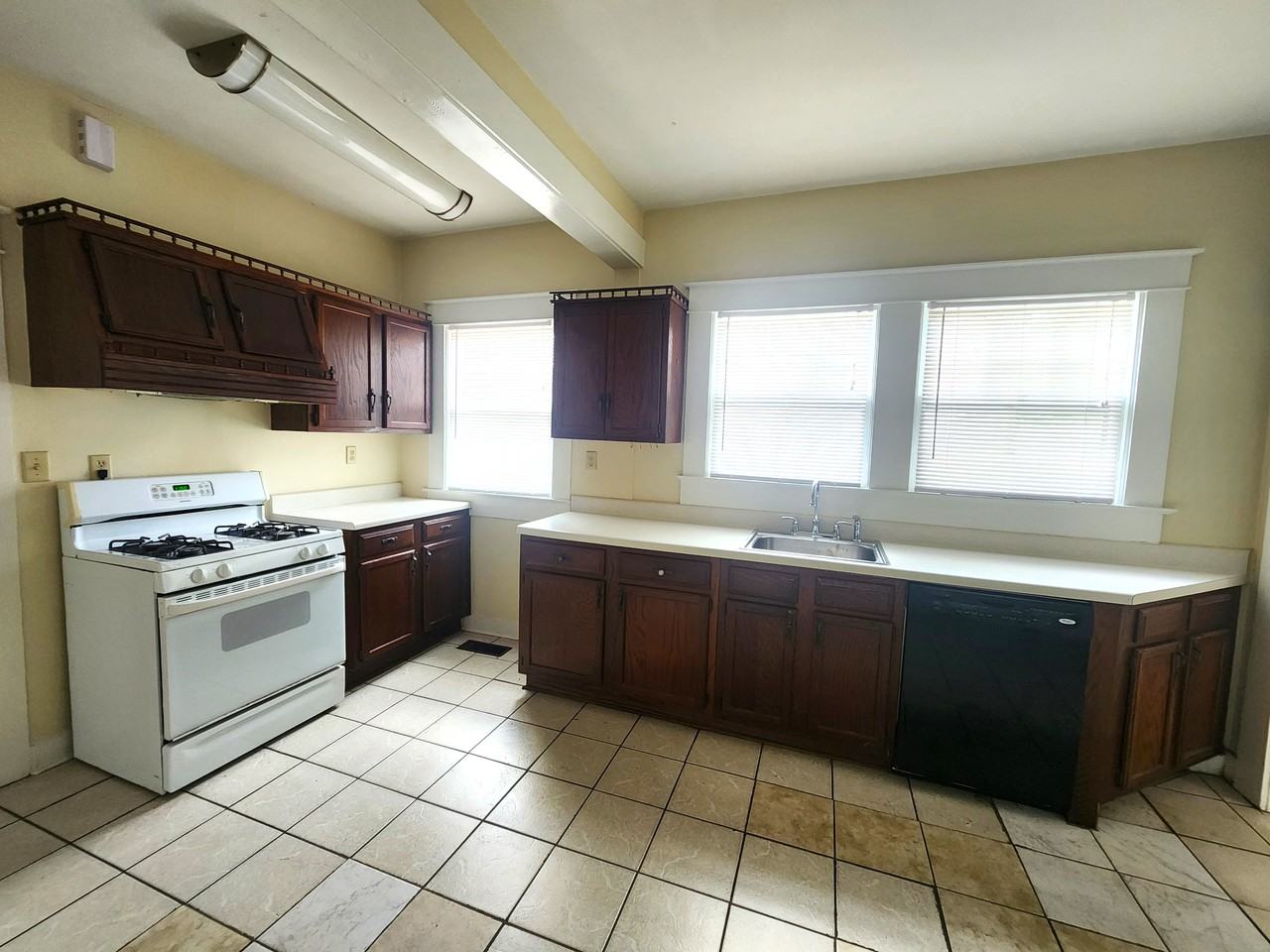513 10th Court South - Photo 7 of 21