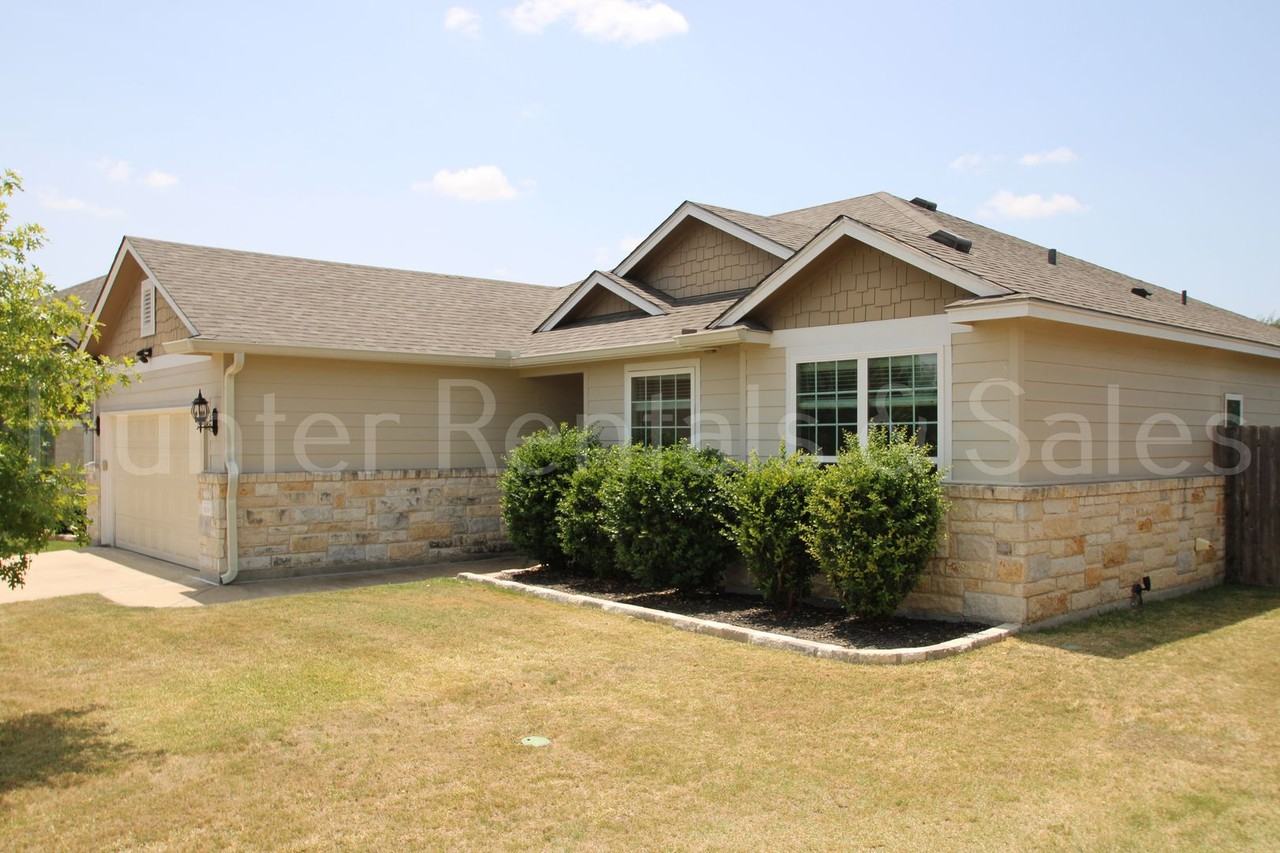 1619 Neuberry Cliffe - Photo 2 of 28