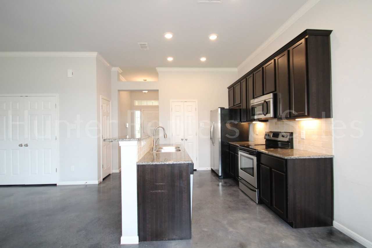 1619 Neuberry Cliffe - Photo 7 of 28