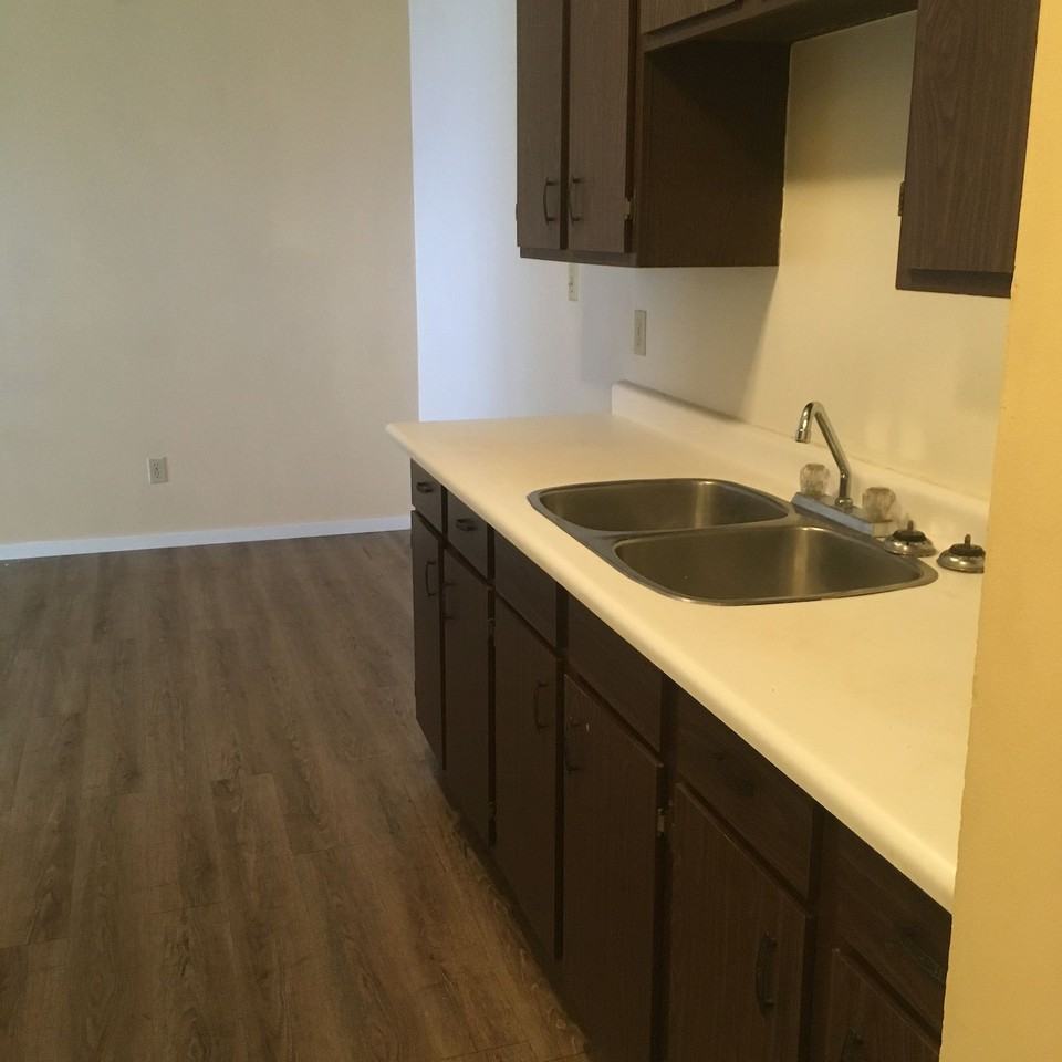 665 Dell Rd - Photo 6 of 11