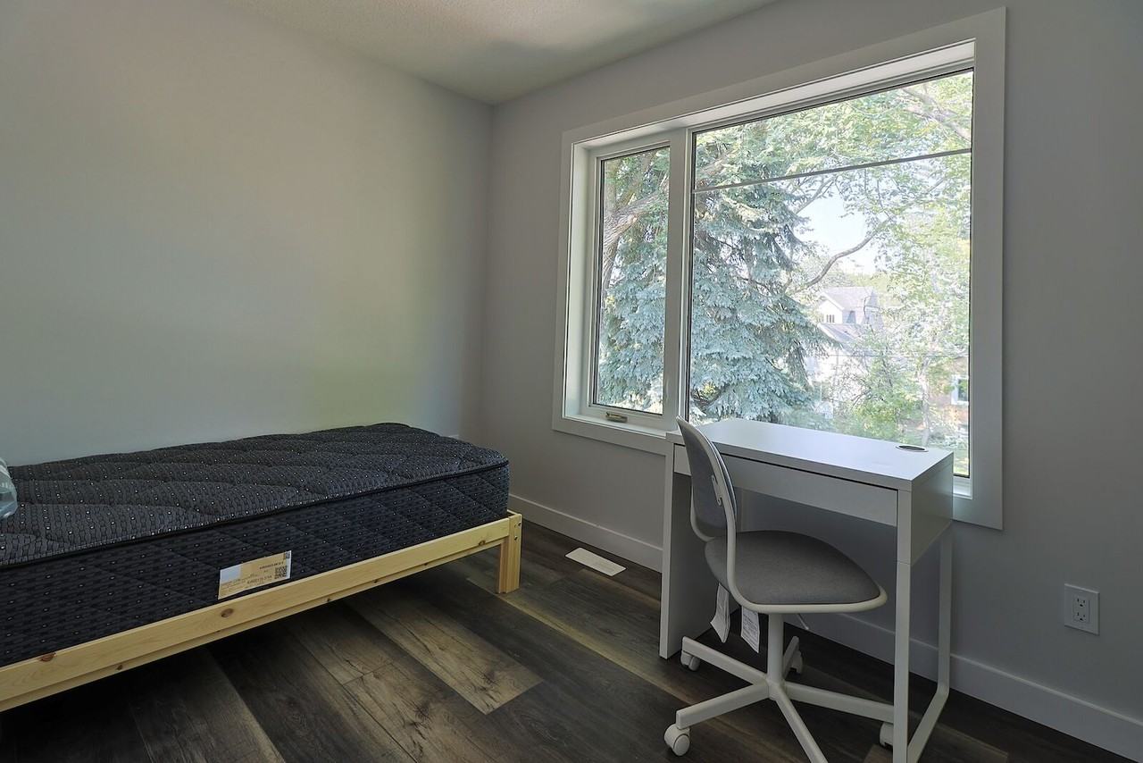 11217 79 Ave Nw - Photo 2 of 20