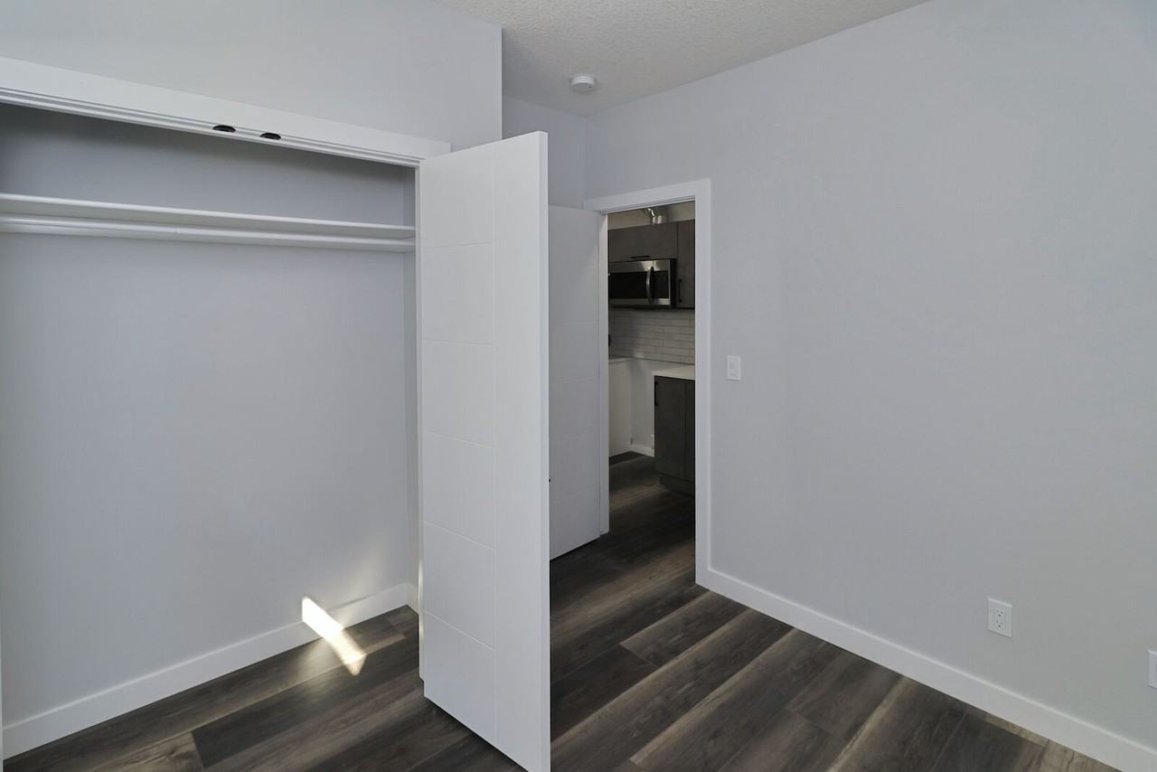 11217 79 Ave Nw - Photo 6 of 20