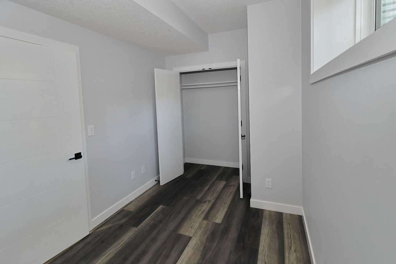 11217 79 Ave Nw - Photo 7 of 20