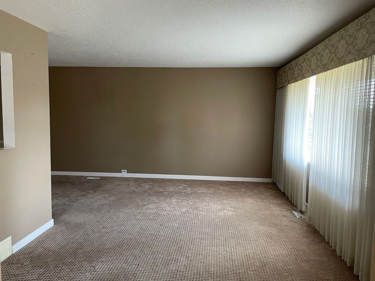 152 Huntridge Rd Ne - Photo 3 of 20