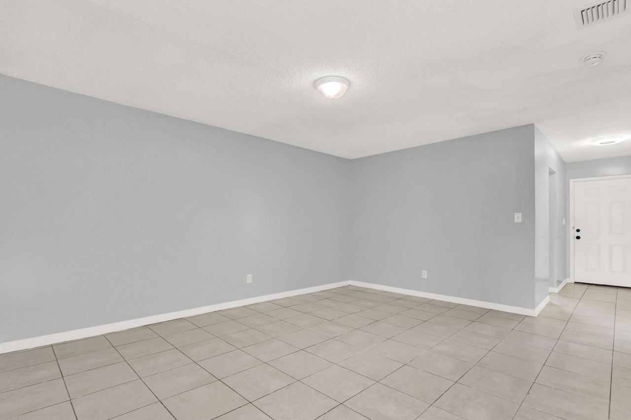 Louisiana Apartments - Photo 2 of 33