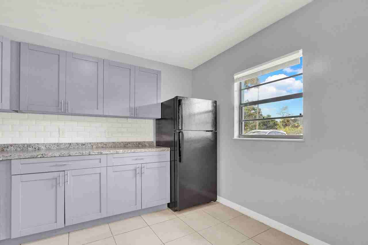 Louisiana Apartments - Photo 3 of 33