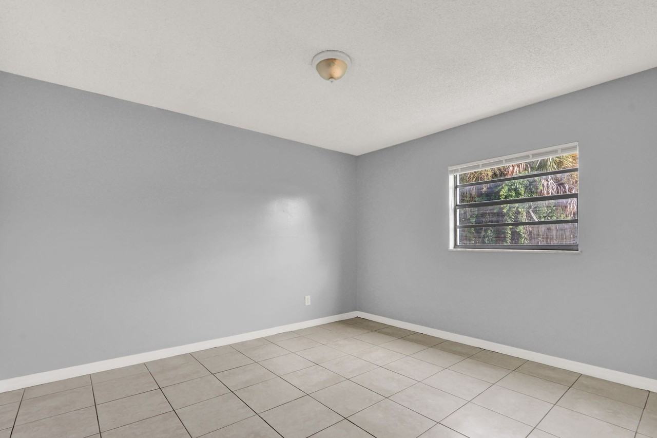 Louisiana Apartments - Photo 7 of 33