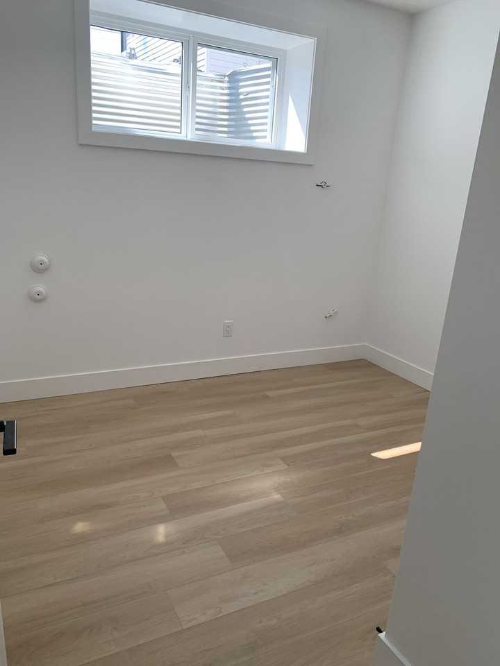9302 90 St Nw - Photo 5 of 7