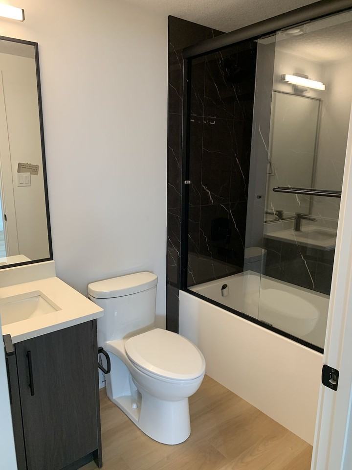 9302 90 St Nw - Photo 6 of 7