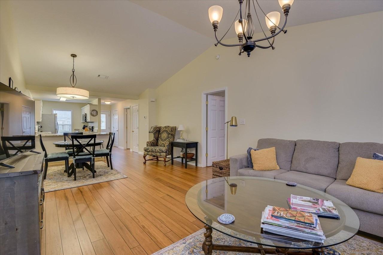 147 Portofino Ln Sw - Photo 5 of 25