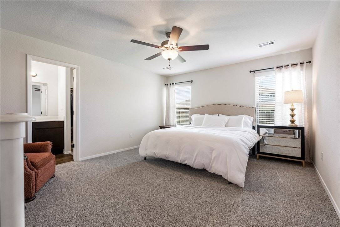 2313 Pinewood Ave - Photo 4 of 23
