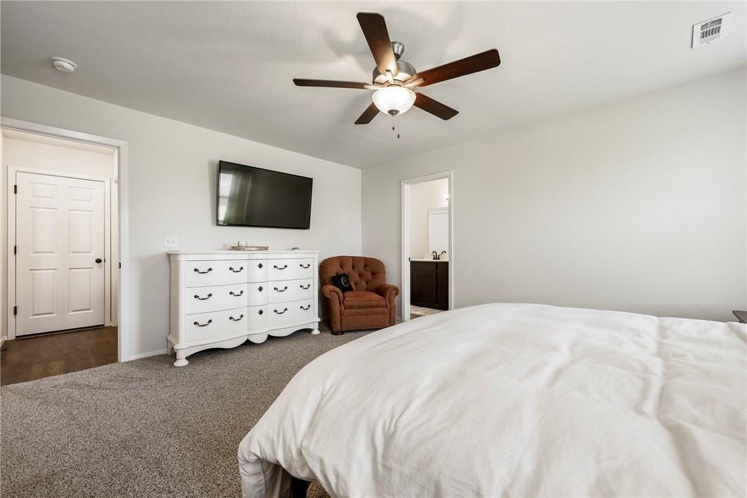 2313 Pinewood Ave - Photo 5 of 23