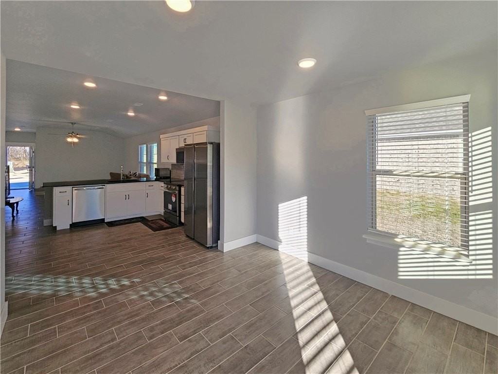 2091 Bluebonnet Ln - Photo 2 of 29