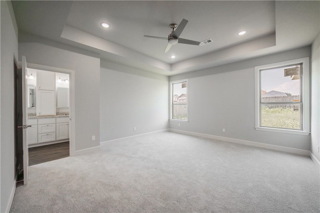 1013 Glass St - Photo 5 of 5