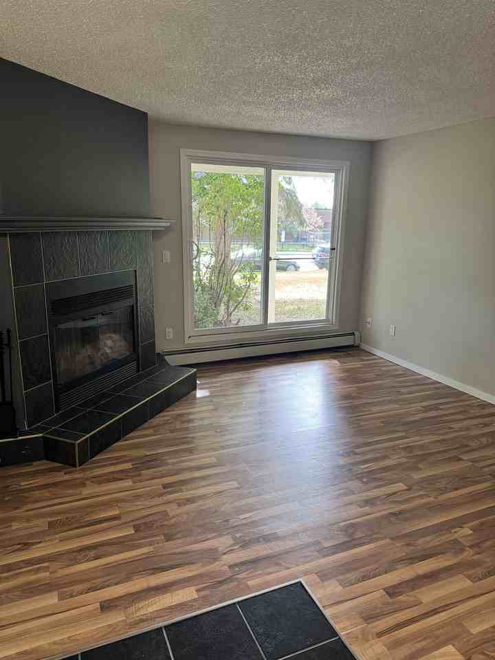 328 - 328 Woodbridge Way - Photo 2 of 14