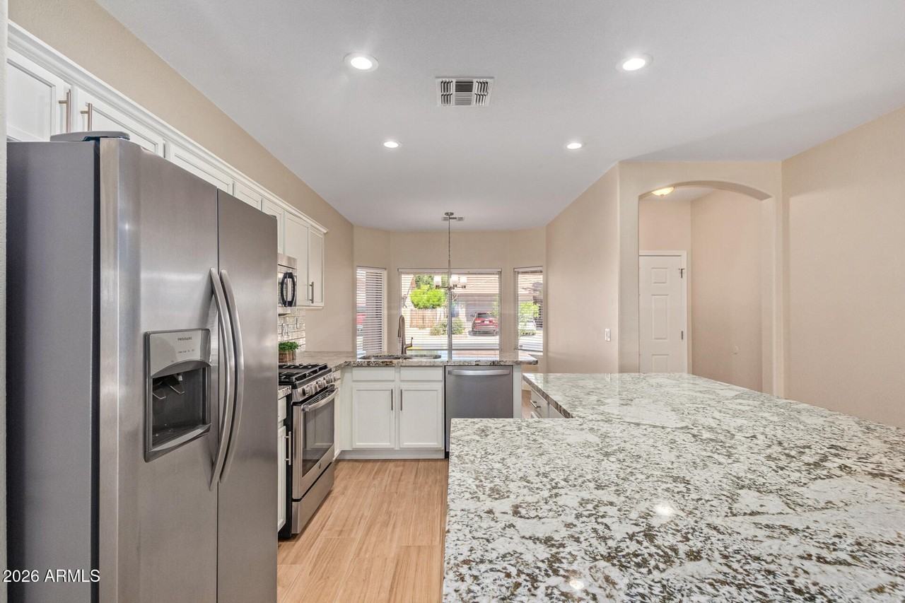 3556 N 143rd Ln - Photo 7 of 27