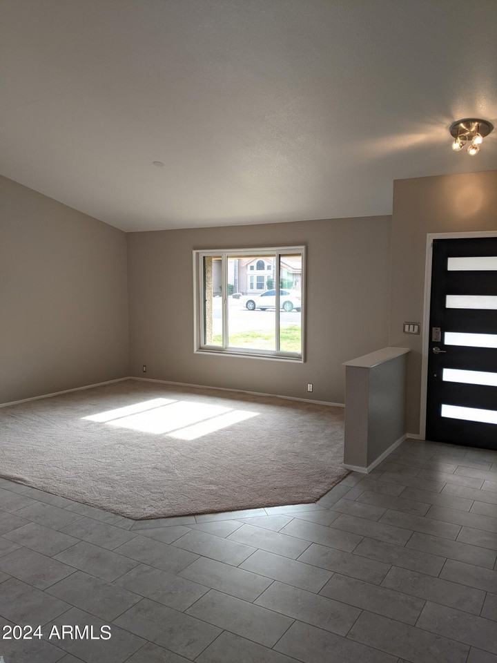 5708 E Angela Dr - Photo 3 of 33
