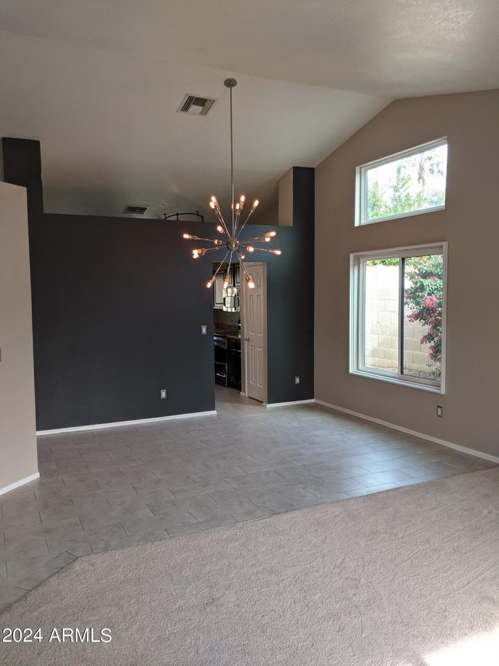 5708 E Angela Dr - Photo 6 of 33