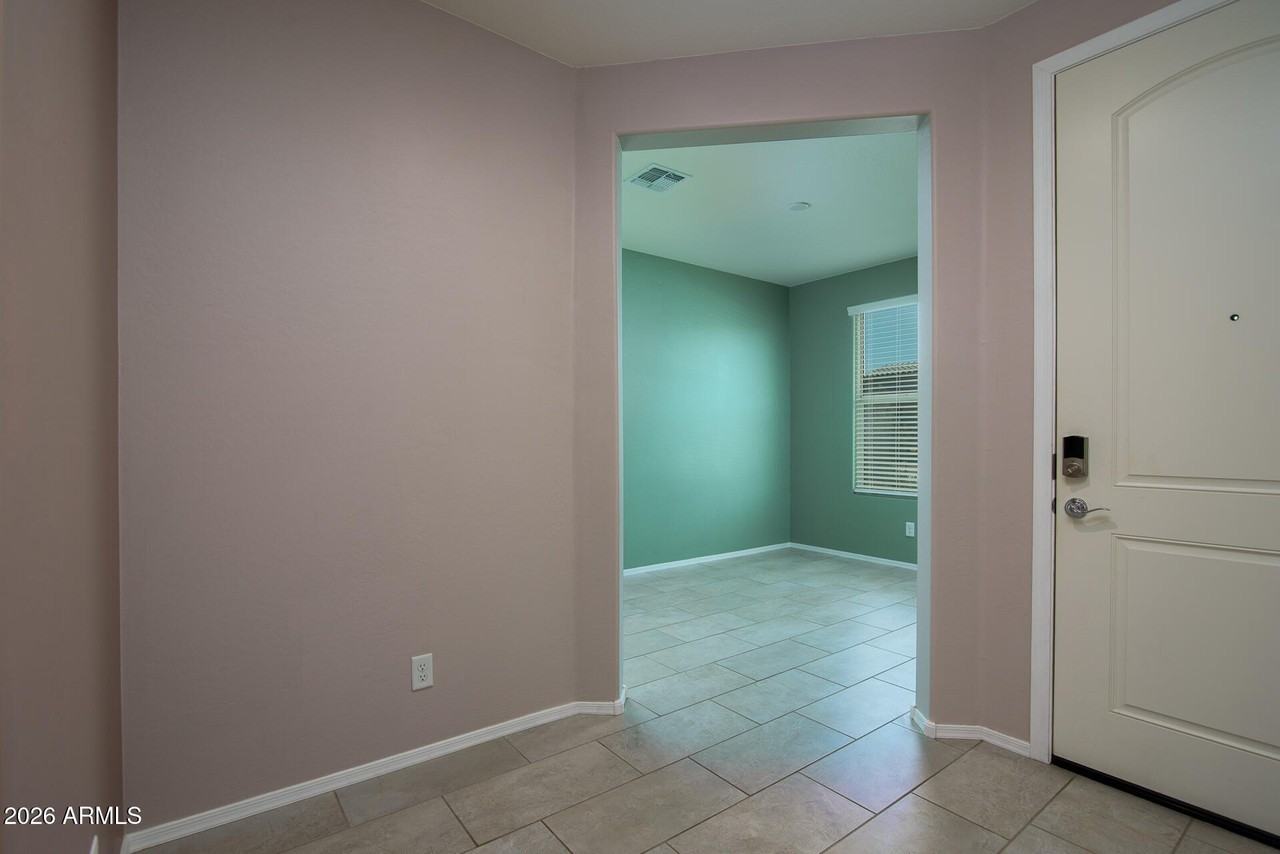 41960 W Morning Glory Way - Photo 3 of 29