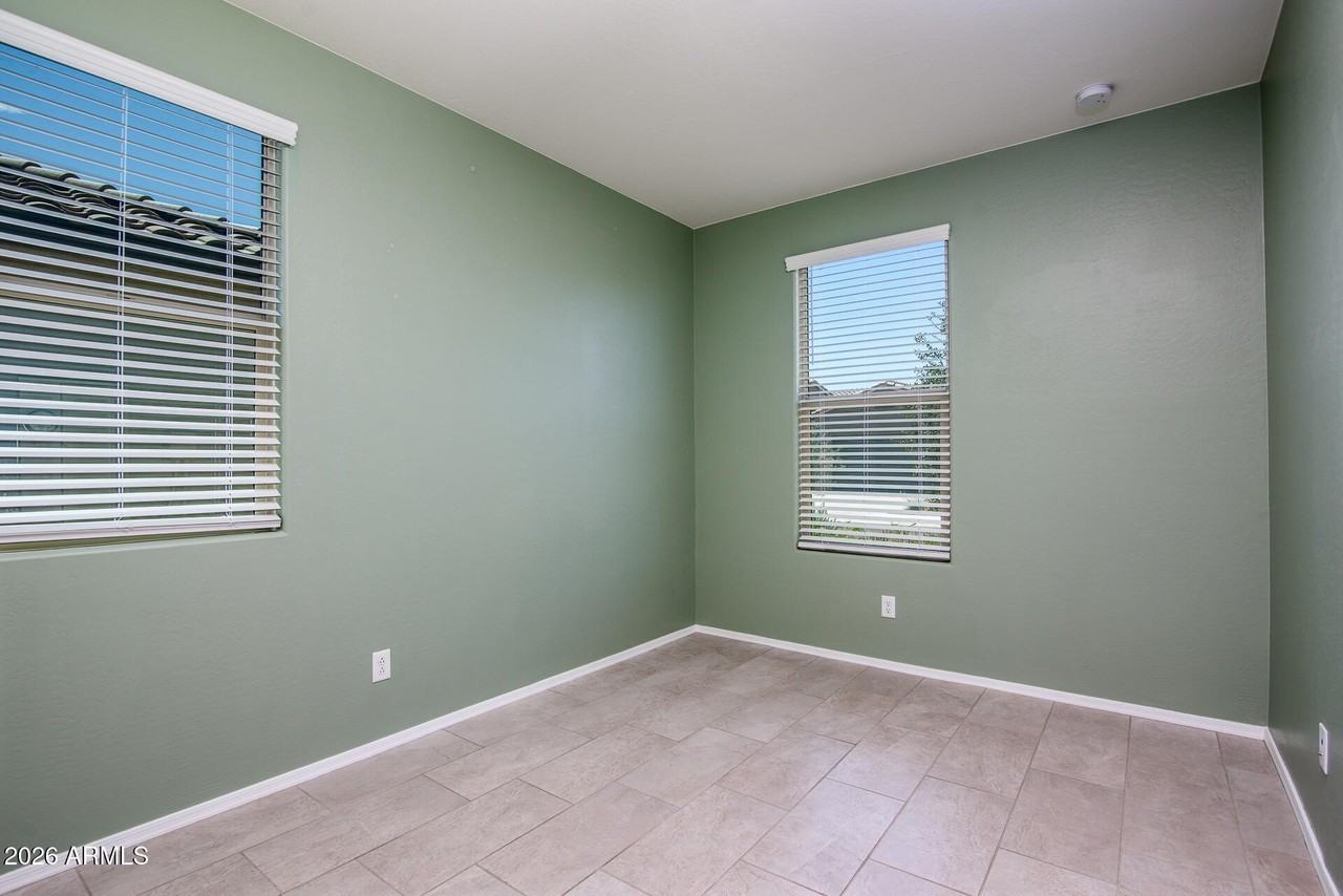 41960 W Morning Glory Way - Photo 4 of 29