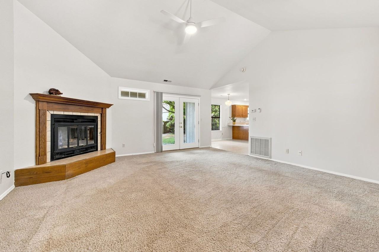 2457 E Ferguson Ave - Photo 3 of 19