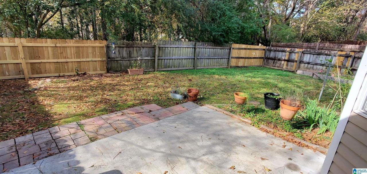 1617 King James Dr - Photo 4 of 5