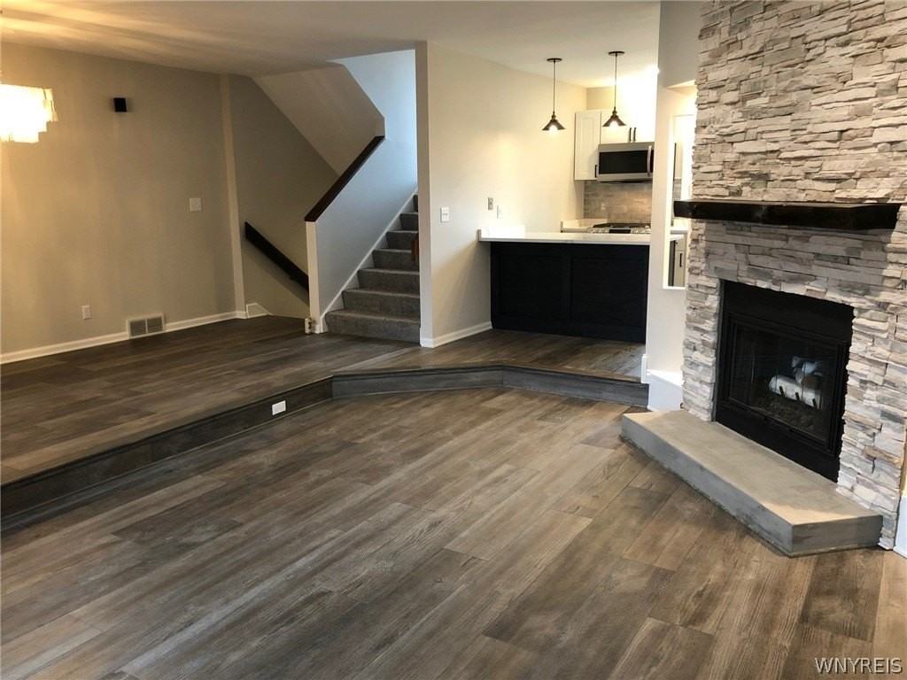 359 Lakefront Blvd - Photo 3 of 18