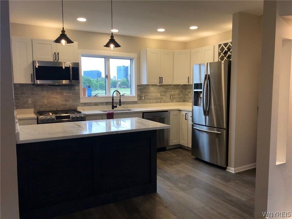 359 Lakefront Blvd - Photo 4 of 18