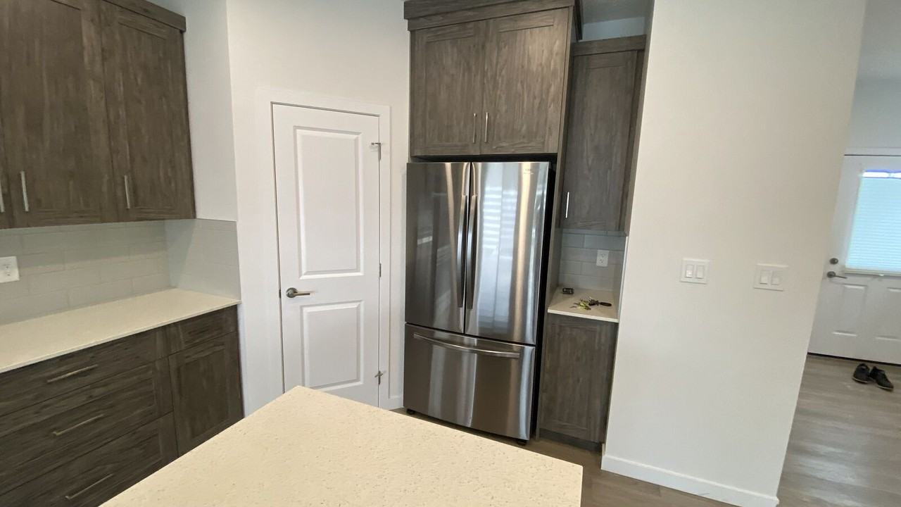 15134 26 St Nw - Photo 6 of 25