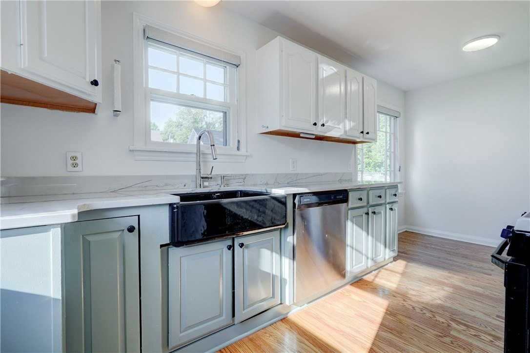 15 Maple St - Photo 7 of 15