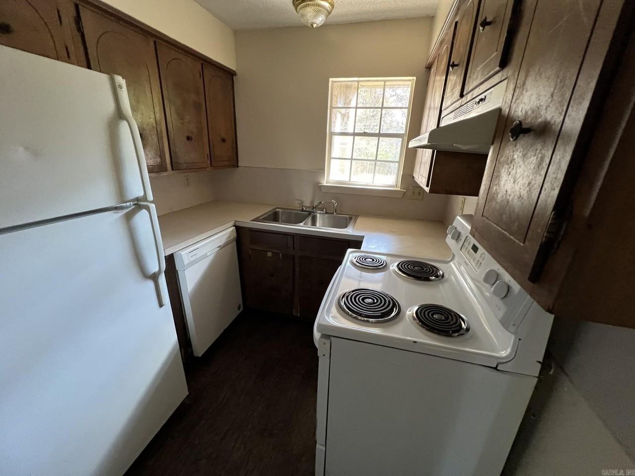 2712 John Ashley Dr - Photo 3 of 5