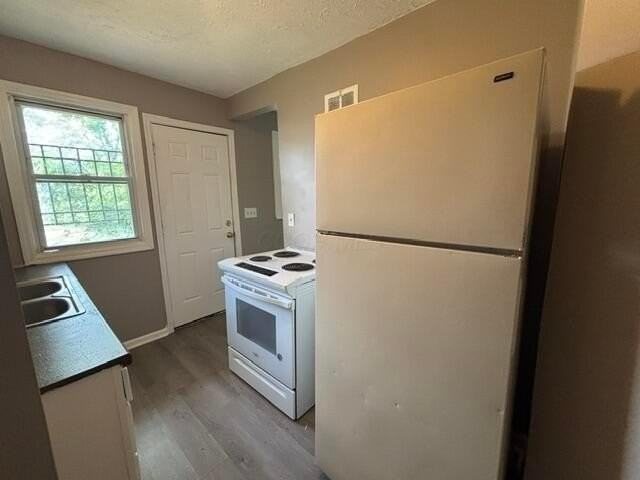 1134 E 23rd Ave - Photo 6 of 14