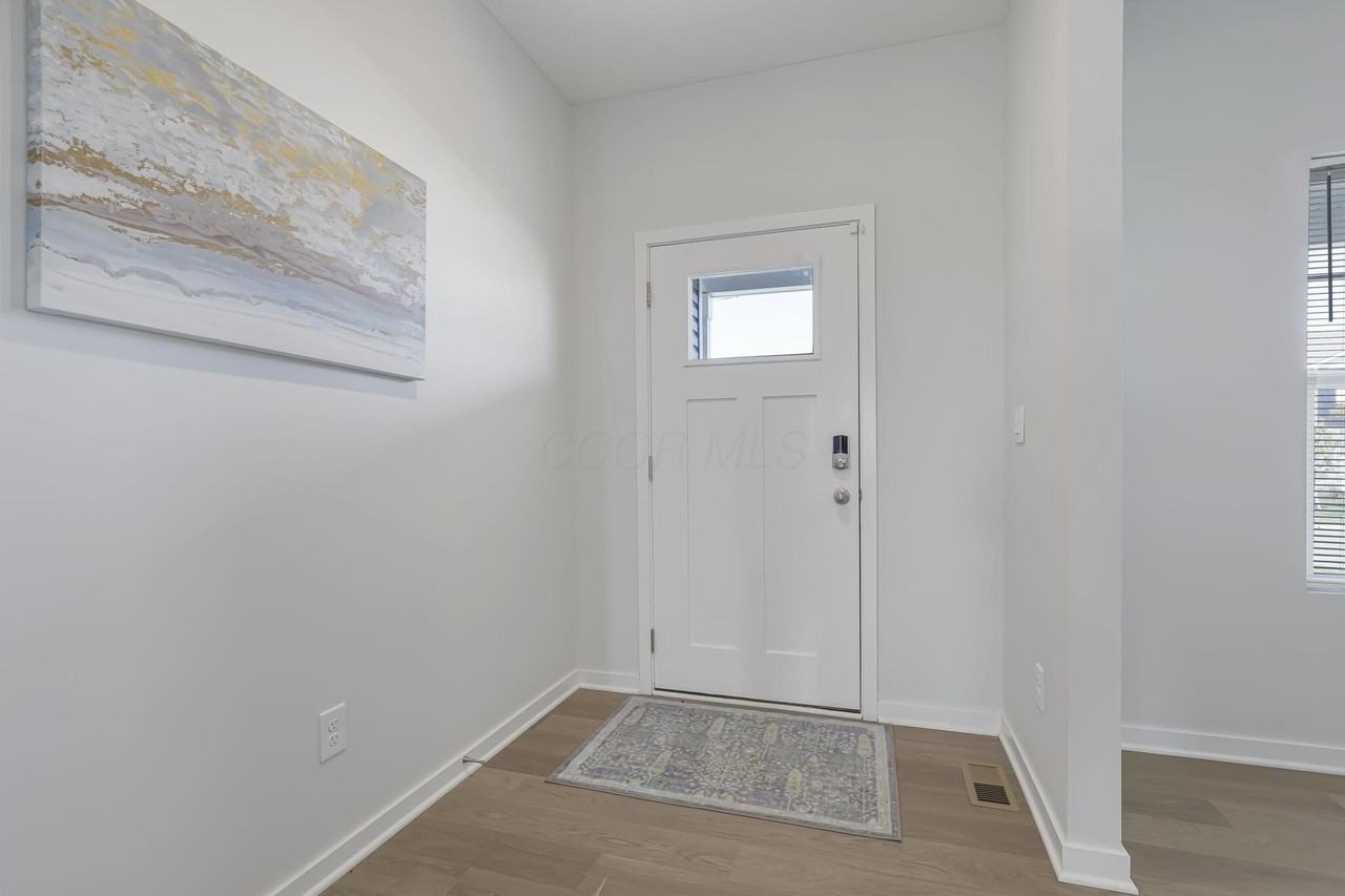 758 Leslie Dr - Photo 3 of 50