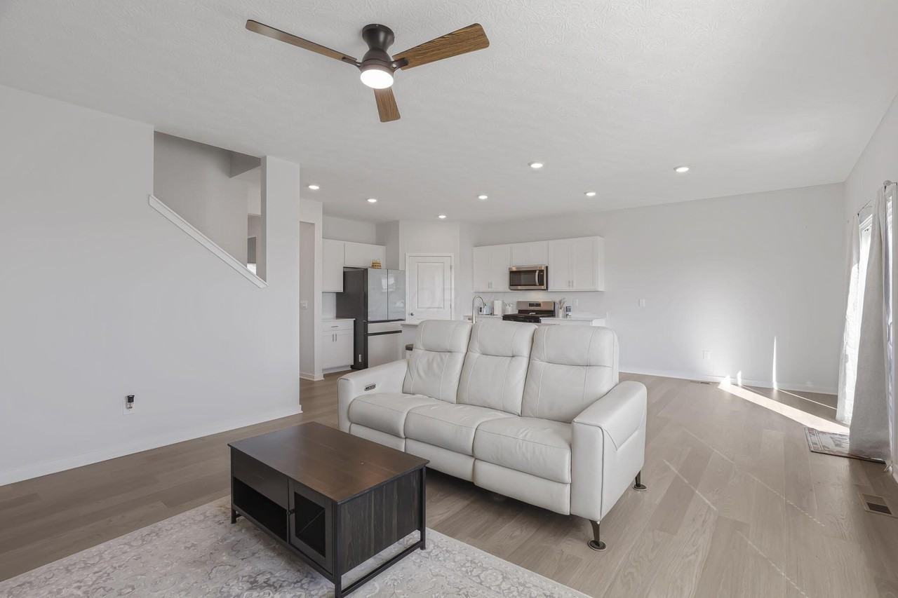 758 Leslie Dr - Photo 6 of 50