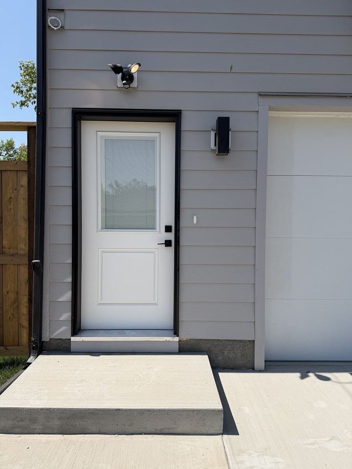 14 Gladeview Cres Sw - Photo 2 of 16