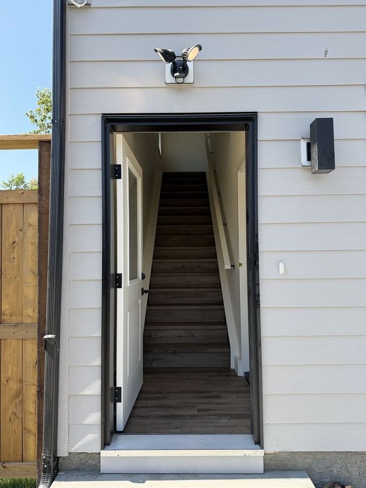14 Gladeview Cres Sw - Photo 4 of 16