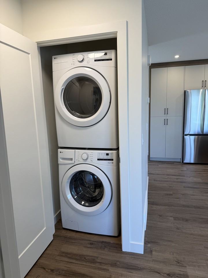 14 Gladeview Cres Sw - Photo 7 of 16