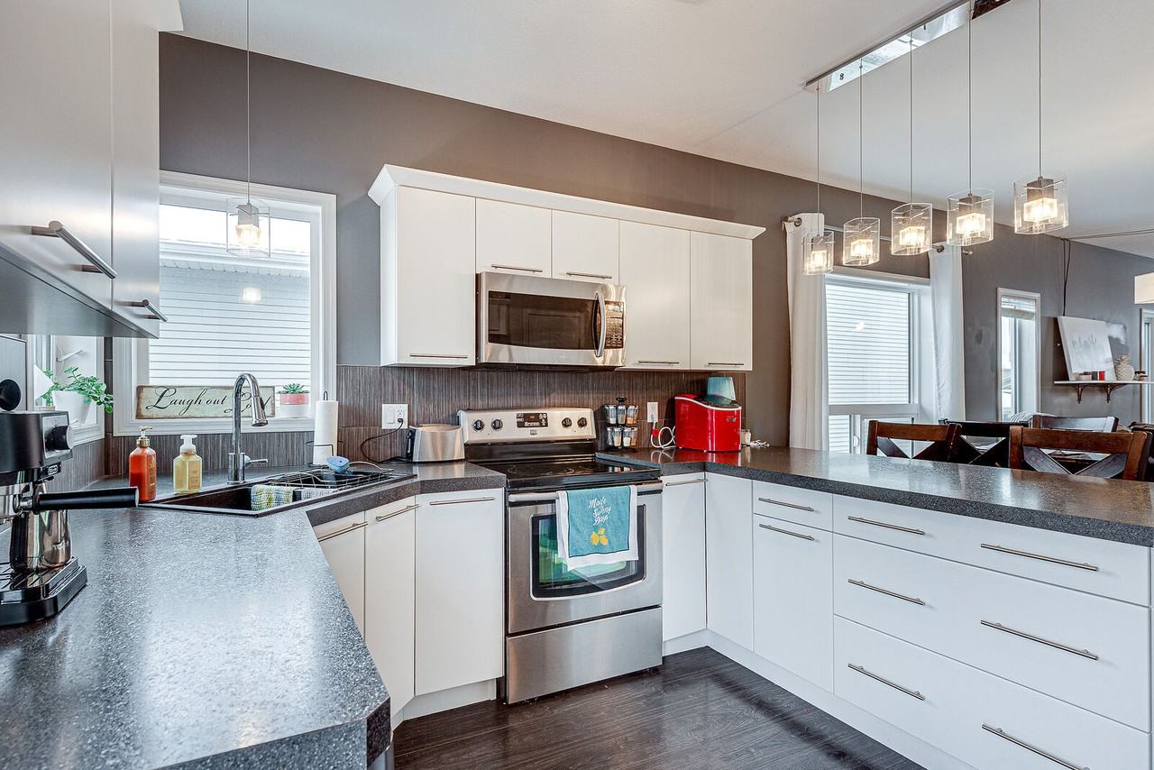 331 Webster Dr - Photo 5 of 14