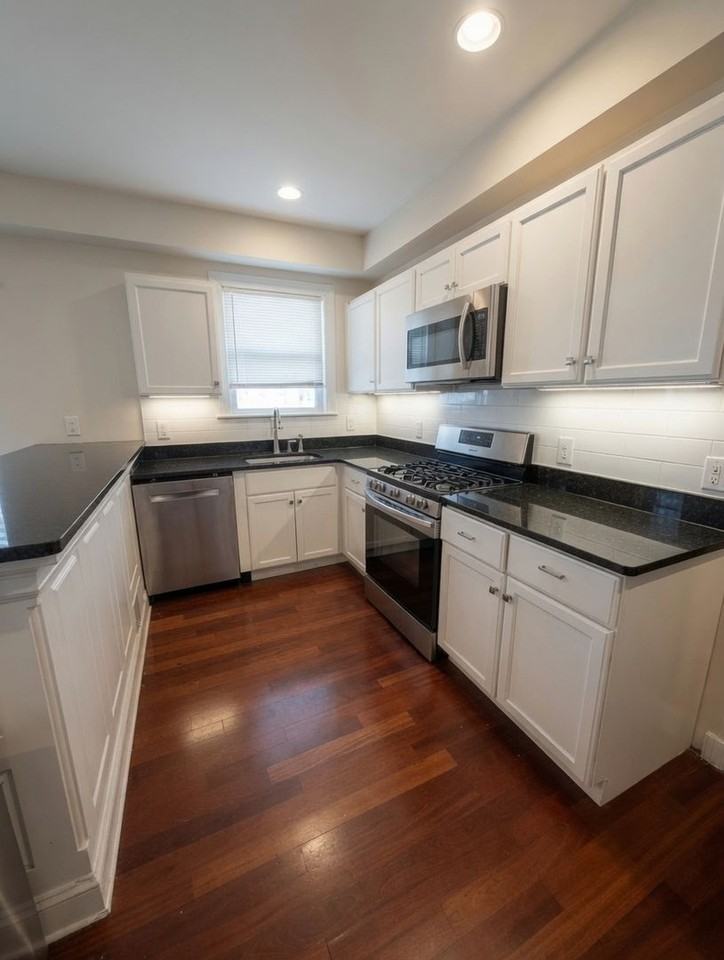 22 Duval St - Photo 5 of 10