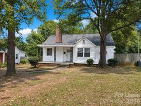 2733 Parkway Ave - Photo 1 of 1