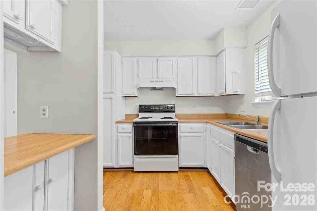 3156 Heathstead Pl #C - Photo 4 of 21