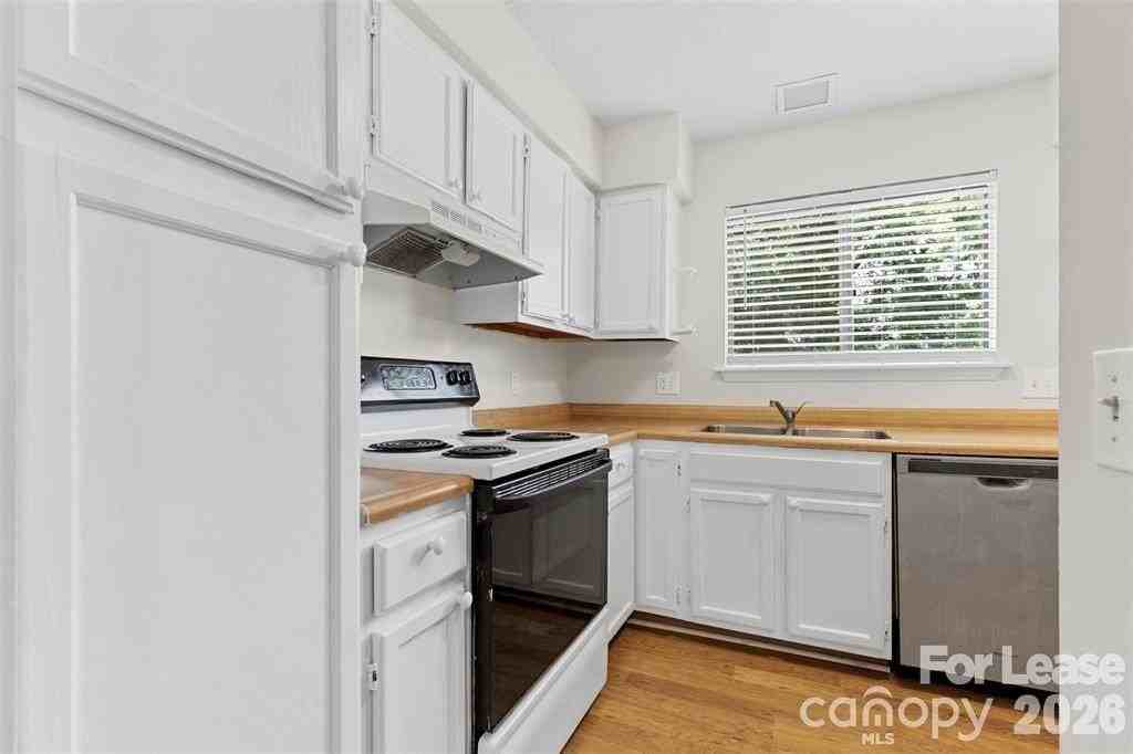 3156 Heathstead Pl #C - Photo 5 of 21